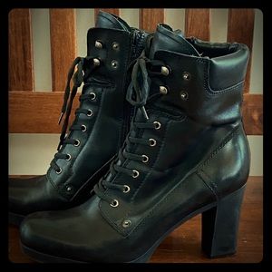 Leather Marc Fisher ankle boots gently used.